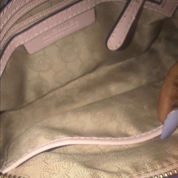 MK Cindy Saffiano soft pink crossbody bag - Picture 2 of 2